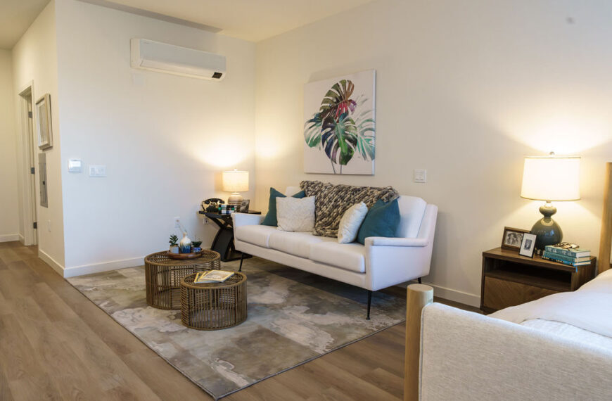 Five Practical Reasons More Older Adults Are Choosing Minimalism