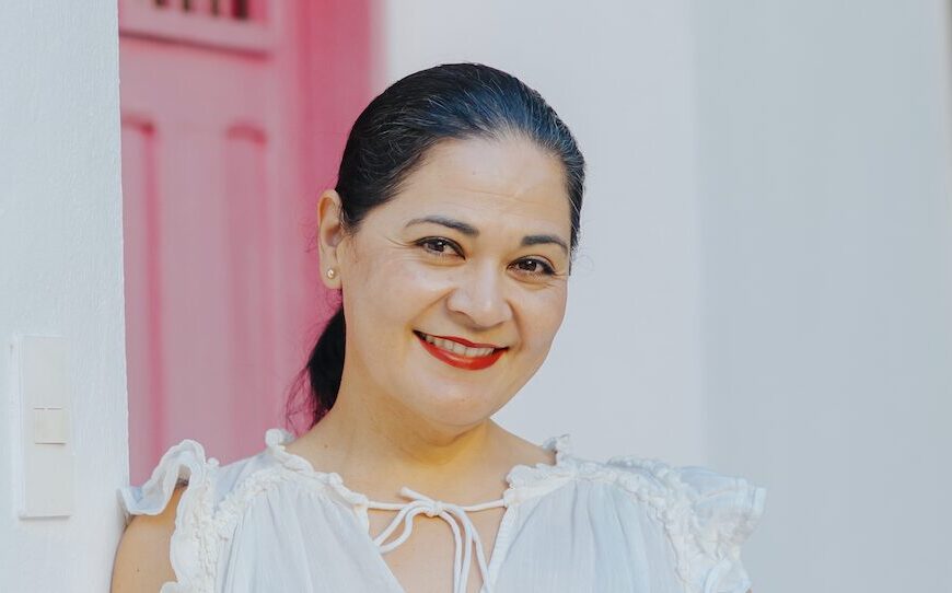 Un sueño hecho realidad: La abogada Maricela Amezola guía a los inmigrantes hacia la ciudadanía y más allá